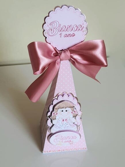 Caixa Pirâmide/cone Boneca