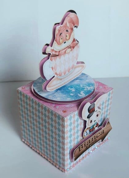 Caixa Cubo Alice no País das Maravilhas