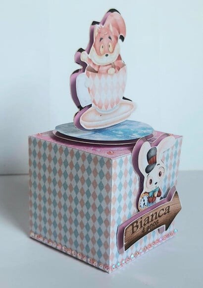 Caixa Cubo Alice no País das Maravilhas