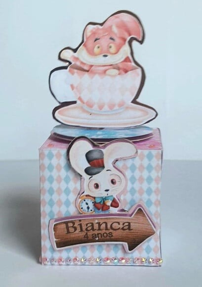 Caixa Cubo Alice no País das Maravilhas