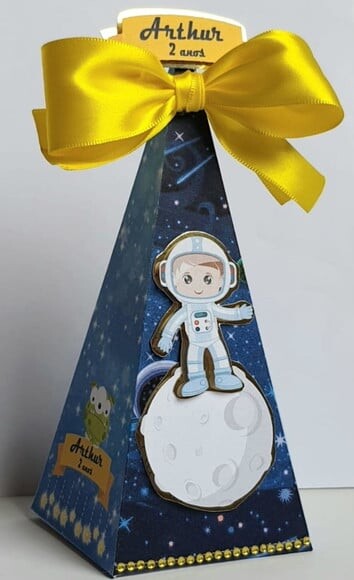 Caixa Pirâmide/cone Astronauta