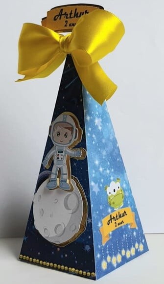 Caixa Pirâmide/cone Astronauta