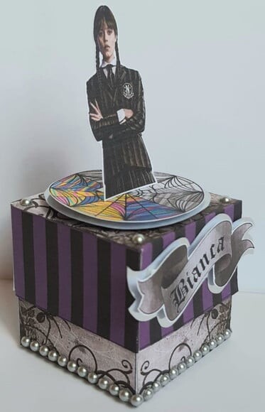 Caixa Cubo Lembrancinha de Festa Wandinha