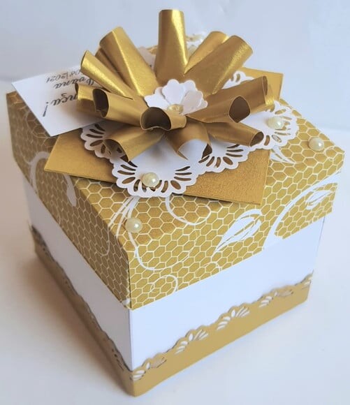 Caixa/lembrancinha para Festa Dourado e Branco