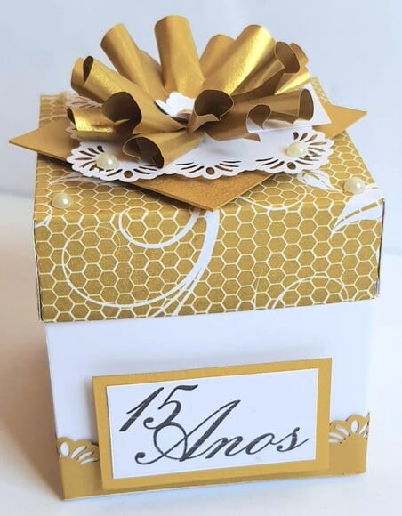 Caixa/lembrancinha para Festa Dourado e Branco