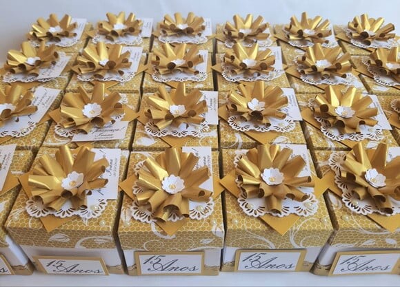 Caixa/lembrancinha para Festa Dourado e Branco