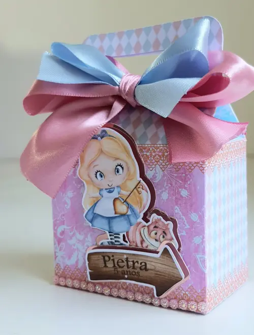 Caixa maletinha Alice no país das maravilhas