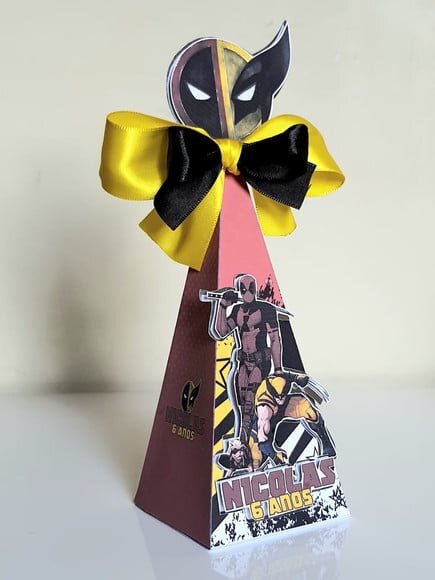 Caixa Pirâmide/ Cone Deadpool e Wolverine
