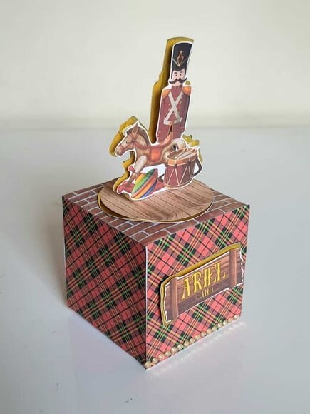 Caixa Cubo Fábrica de Brinquedos Natalinos