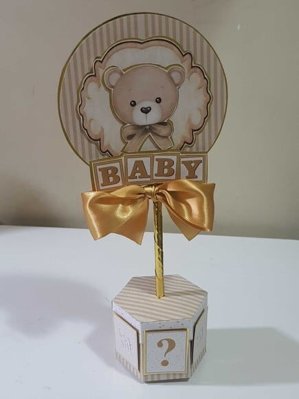Centro de Mesa Urso Dourado