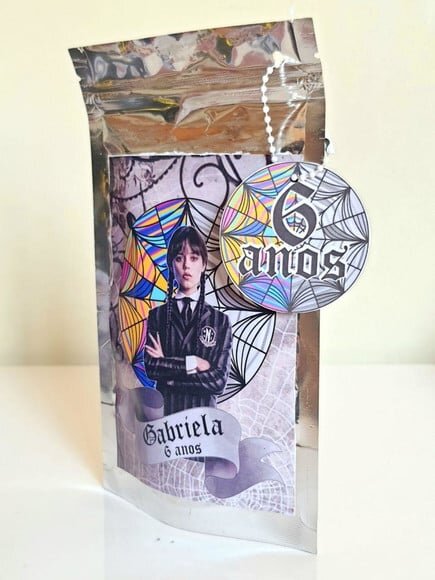 Saquinho Metalizado Zip Lock Wandinha