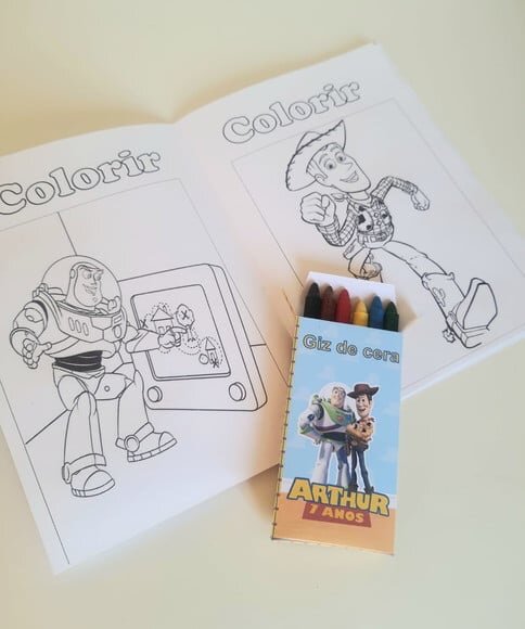 Kit Colorir com Giz de Cera Toy Story