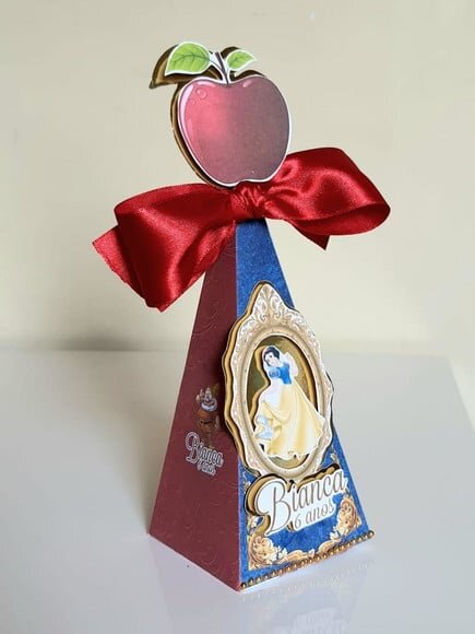 Caixa Pirâmide Branca de Neve