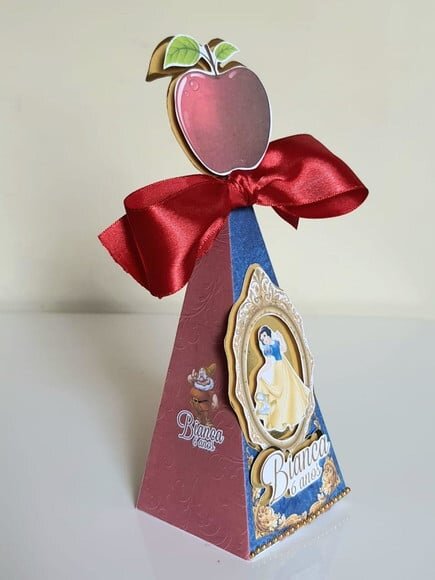 Caixa Pirâmide Branca de Neve