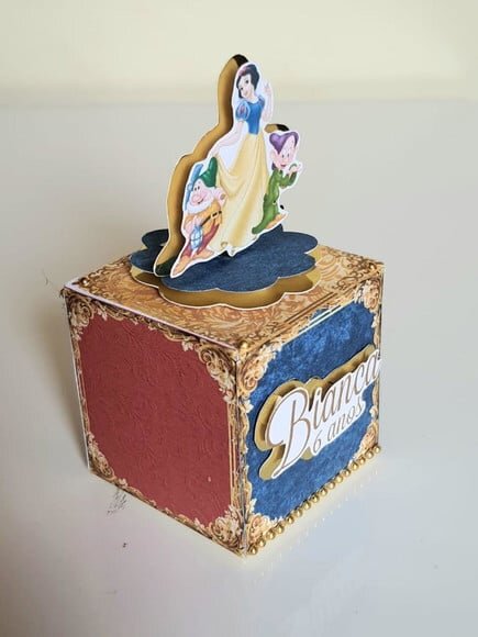 Caixa Cubo Branca de Neve