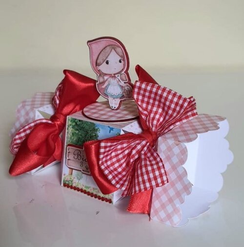 Caixa Bala Chapéuzinho Vermelho