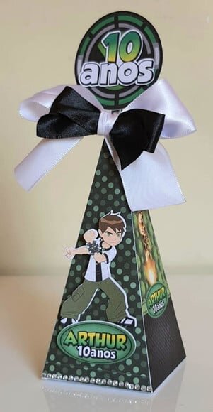 Caixa Pirâmide Ben 10