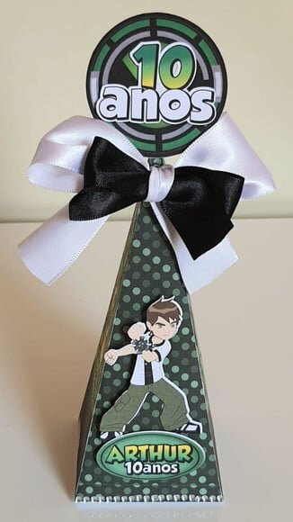 Caixa Pirâmide Ben 10
