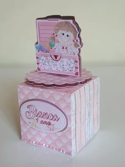 Caixa Cubo Boneca