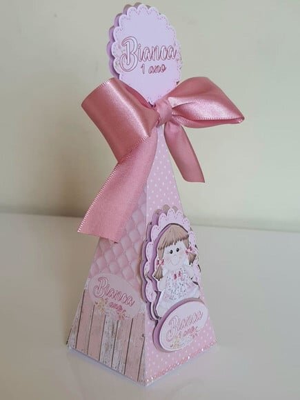 Caixa Pirâmide/cone Boneca