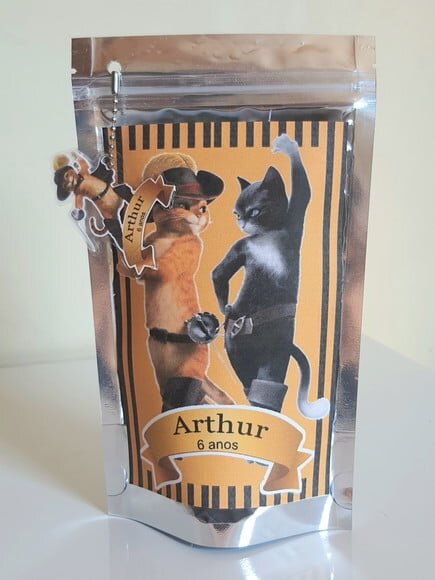 Saquinho Metalizado com Tag Gato de Botas