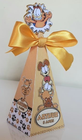 Caixa Pirâmide/cone Garfield