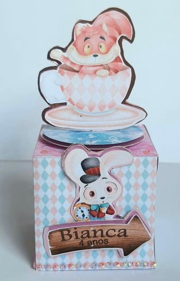 Caixa Cubo Alice no País das Maravilhas