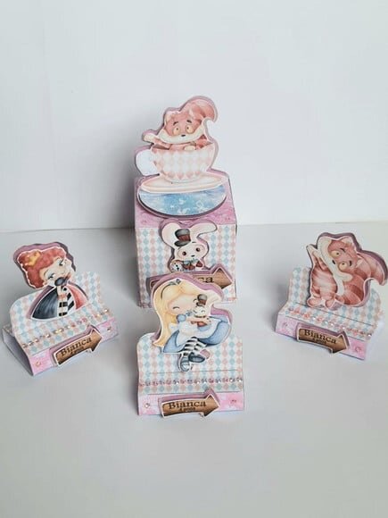 Kit 50 Lembrancinhas de Festa Alice no País das Maravilhas