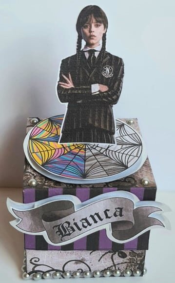 Caixa Cubo Lembrancinha de Festa Wandinha