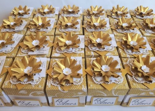 Caixa/lembrancinha para Festa Dourado e Branco