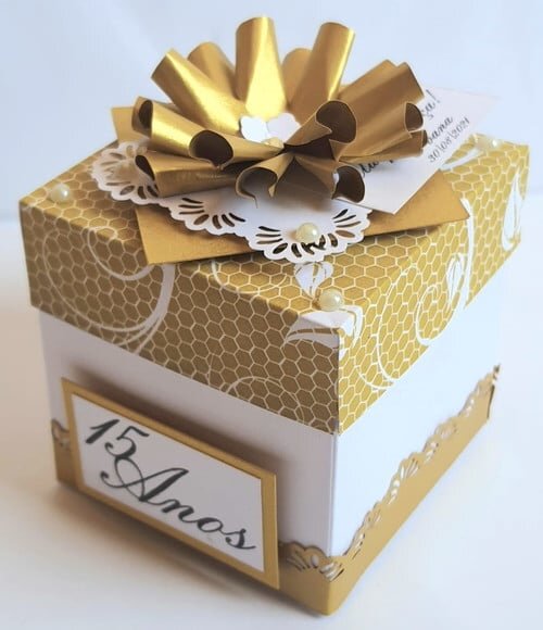 Caixa/lembrancinha para Festa Dourado e Branco