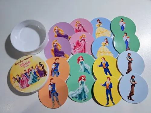 Jogo Memória Latinha Plástica Princesas e Príncipes Disney