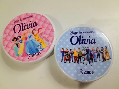 Jogo Memória Latinha Plastica Princesas ou Príncipes Disney