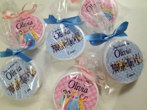 Jogo Memória Latinha Plastica Princesas ou Príncipes Disney