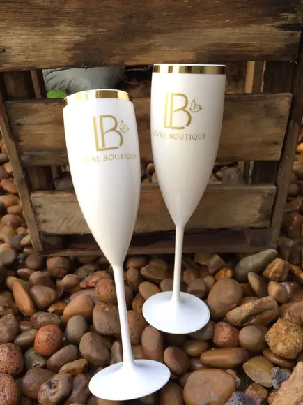 Taça de Champanhe Personalizada com Borda Metalizada