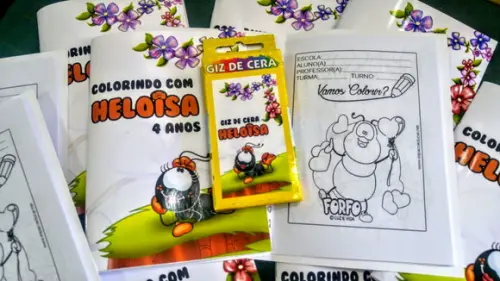 Livrinho Revista Para Colorir + Giz De Cera Personalizados