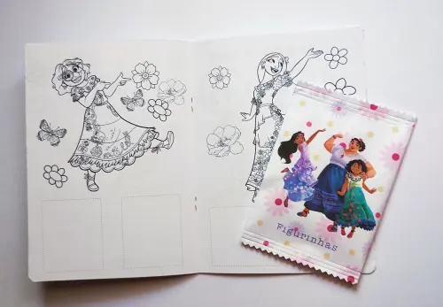 Álbum de Figurinhas e Desenhos para Colorir ENCANTO Vários tema