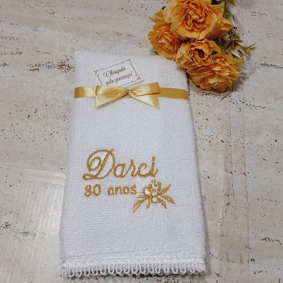 100 Lembrancinha de Aniversário Toalha Bordada Flor Dourada