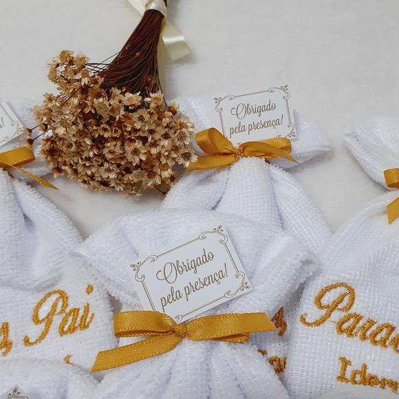 15 Lembranças Dia dos Pais Toalha Bordada Branco e Dourado