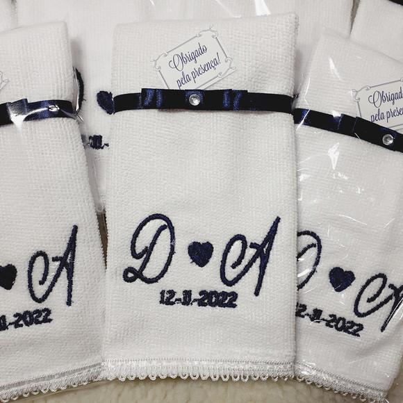 15 Lembranças Personalizadas de Casamento Toalha Bordada