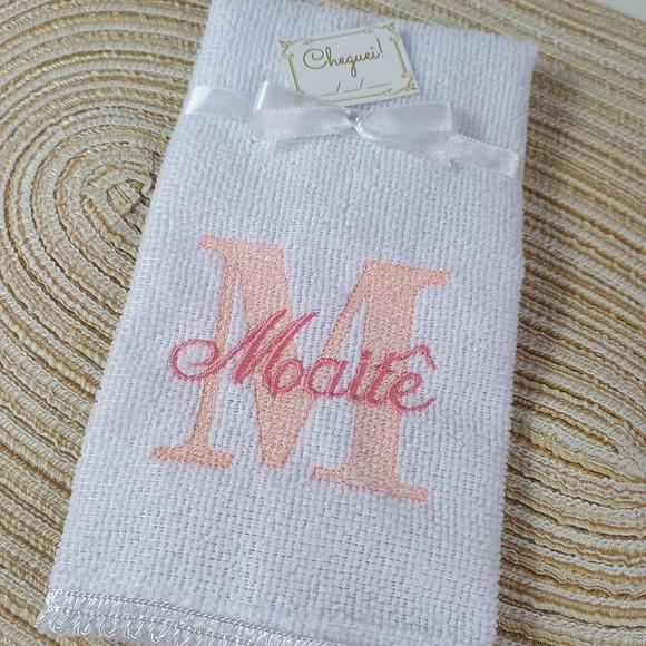 15 Lembrancinha de Nascimento Personalizada Monograma Menina