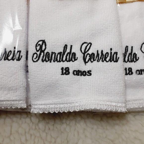 15 Lembrancinhas de Aniversário 18 Anos Toalha Personalizada