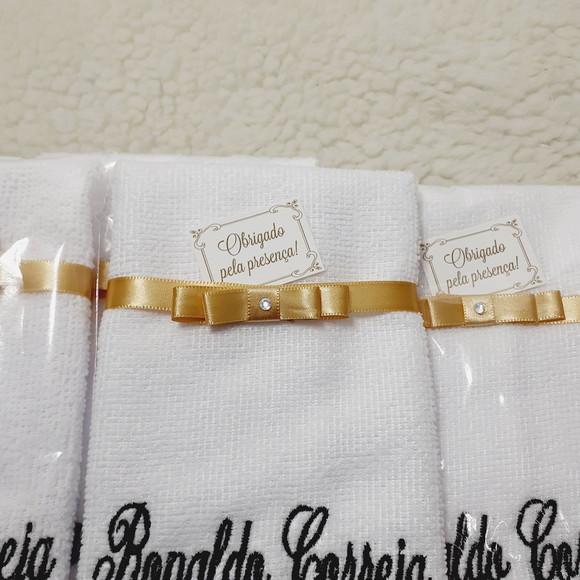 15 Lembrancinhas de Aniversário 18 Anos Toalha Personalizada