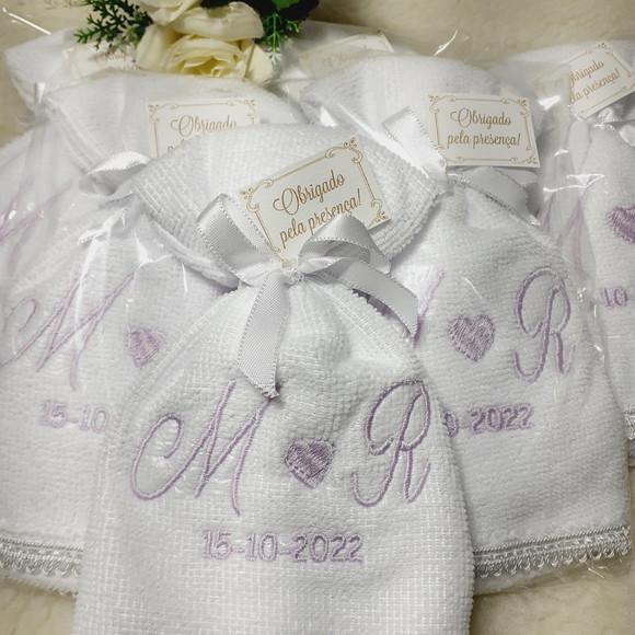 17 Lembranças de Casamento Bordada Noivos Toalha