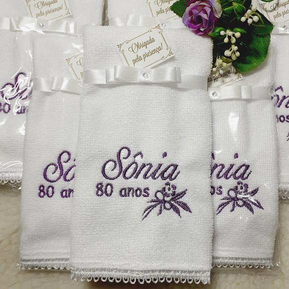 20 Lembranças Aniversário 80 Anos Toalha Bordada Nome Flor