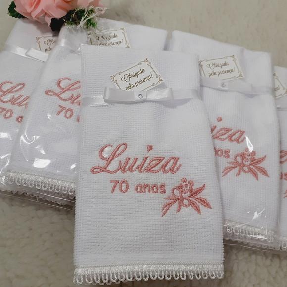 40 Lembranças Aniversário 70 Anos Toalha Bordada Nome Flor