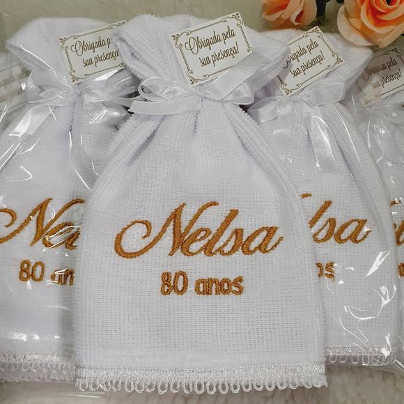 45 Lembrancinha Aniversário 80 Anos Toalha Bordada Dourada