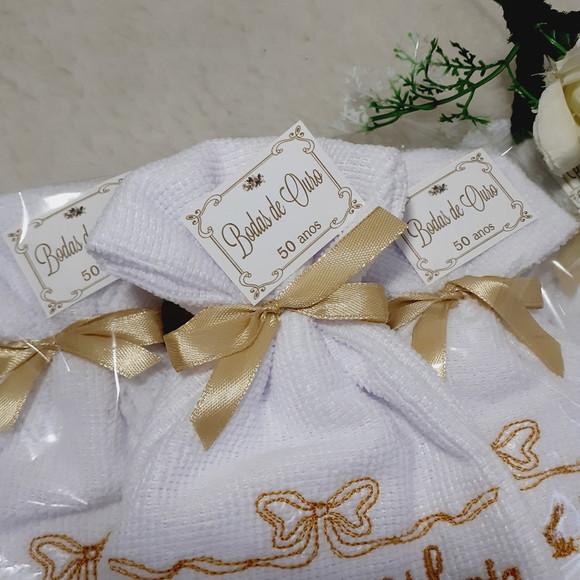 60 Lembrancinhas Personalizadas Bodas de Ouro Toalha Bordada