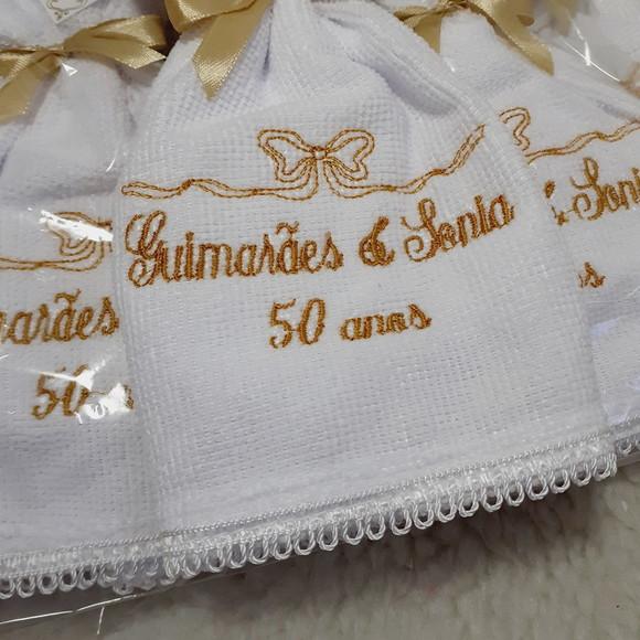 60 Lembrancinhas Personalizadas Bodas de Ouro Toalha Bordada
