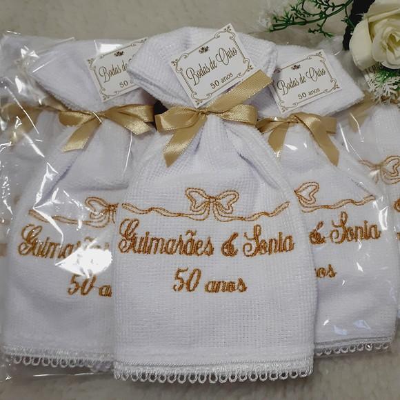 60 Lembrancinhas Personalizadas Bodas de Ouro Toalha Bordada